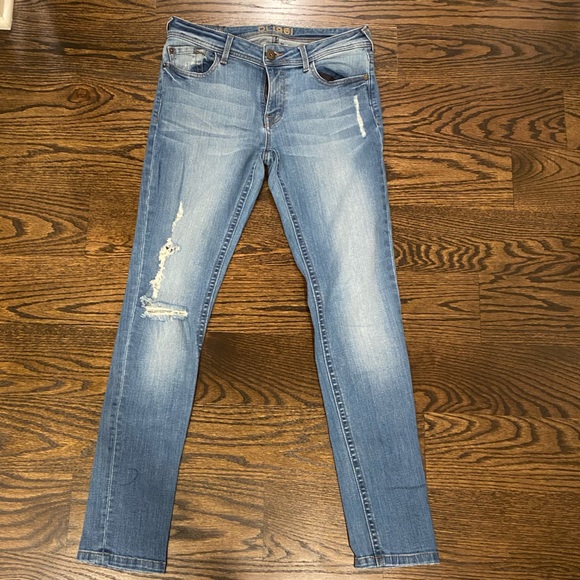 DL1961 Light Wash Ripped Jeans - Picture 1 of 8